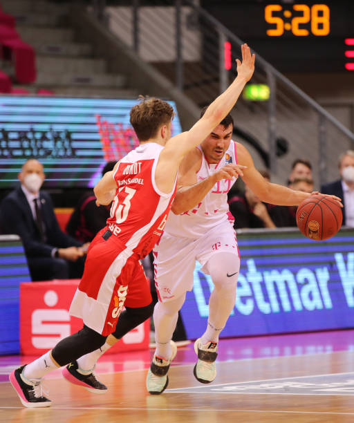 西此前在中 西此前在中